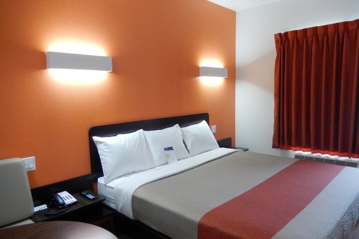 Room 25 of 59