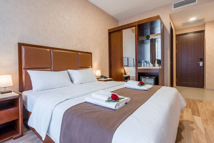 Room 3 of 42