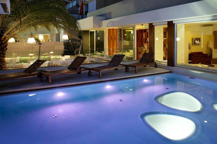 Sundeck 72 of 78