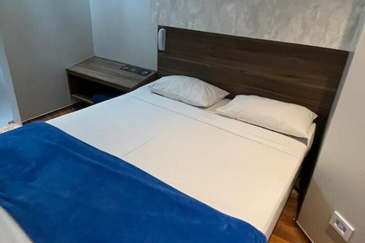 Room 3 of 31