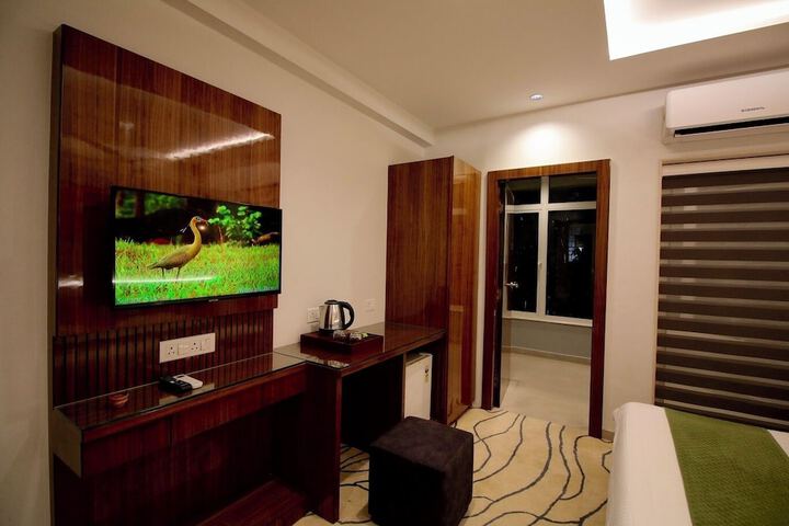 Room 6 of 45
