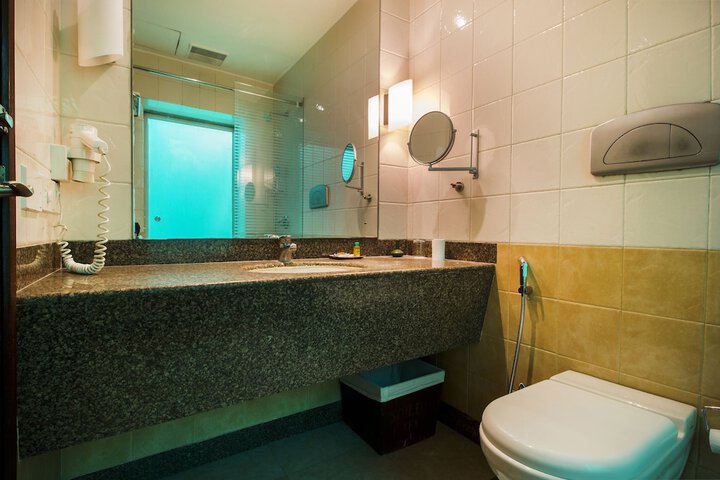 Room 15 of 30