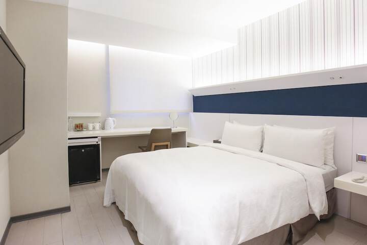 Room 5 of 49