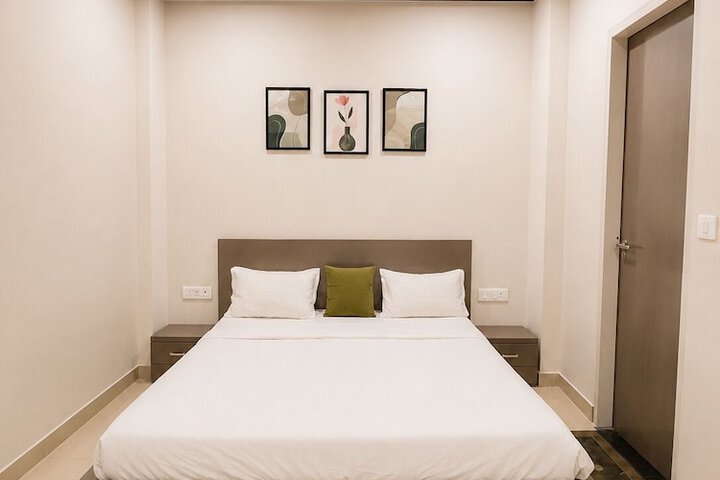 Room 9 of 35