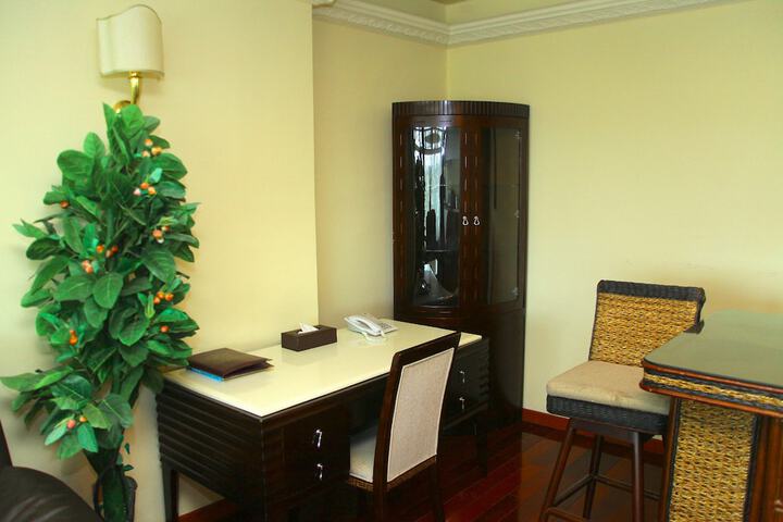 Room 34 of 66