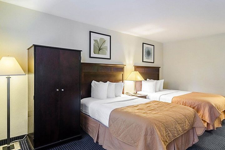 2 Double Beds (3 of 18)