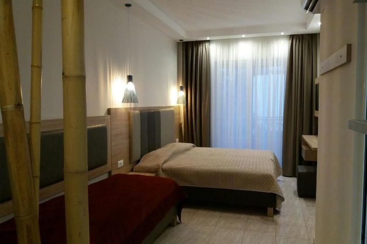 Room 4 of 38