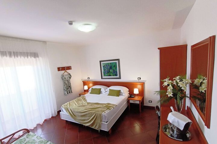 Room 10 of 47
