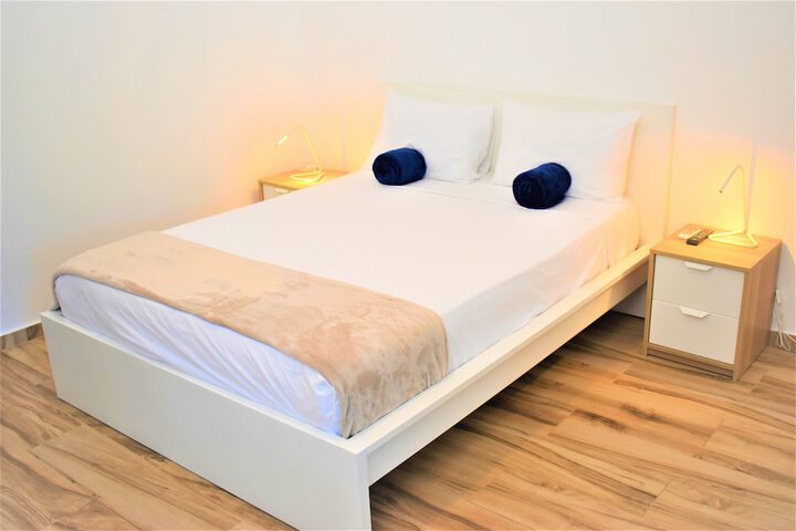 Room 3 of 80