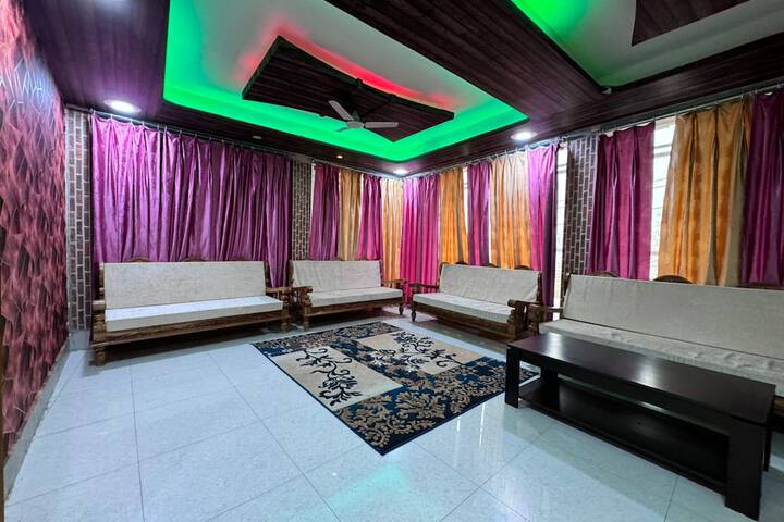 Ballroom/Hall 14 of 17