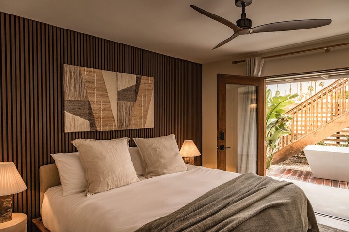 Room 2 of 23