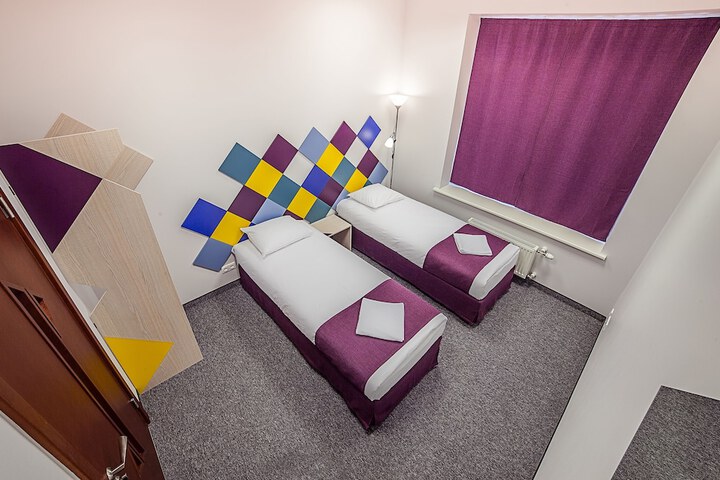 Room 12 of 33