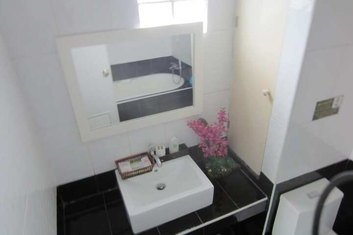 Room 49 of 63