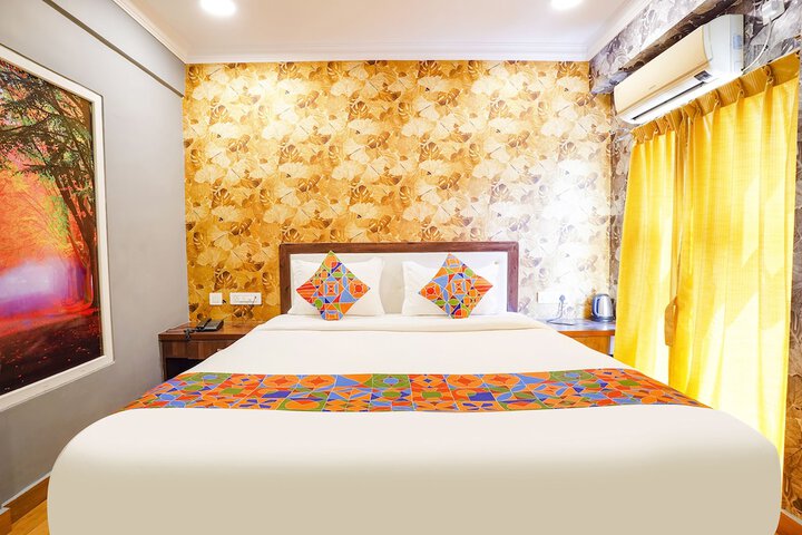 Room 17 of 27