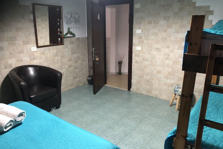 Room 14 of 50