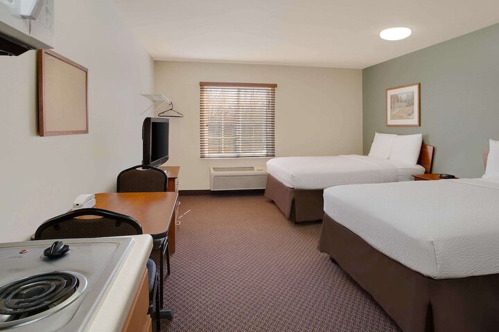 Suite Queen Size Bed (4 of 7)