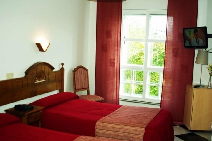Room 7 of 16