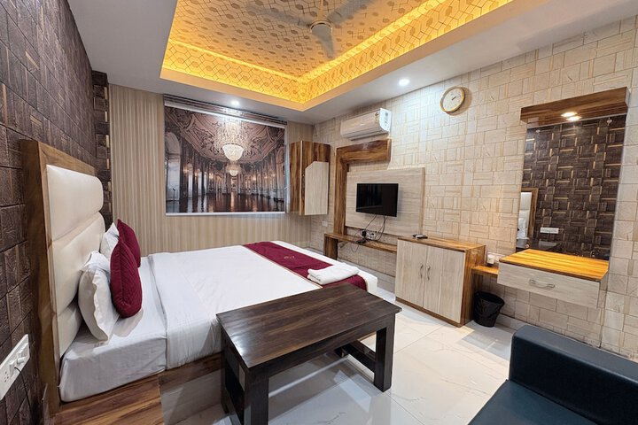 Room 4 of 23