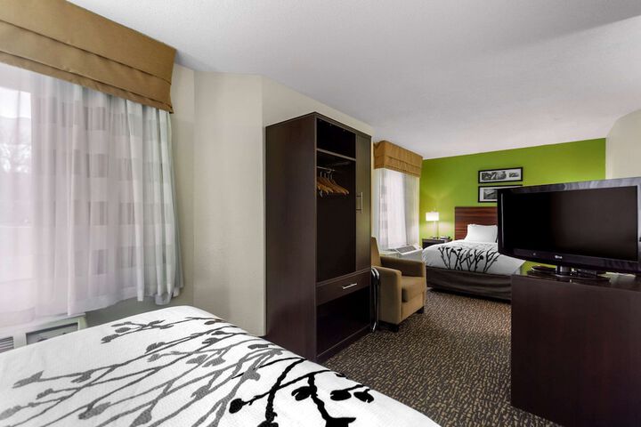 1 Queen Bed (17 of 23)