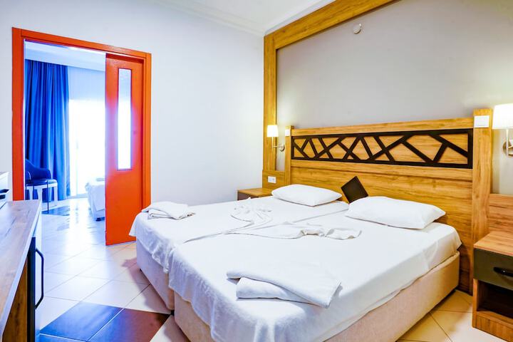 Room 20 of 98