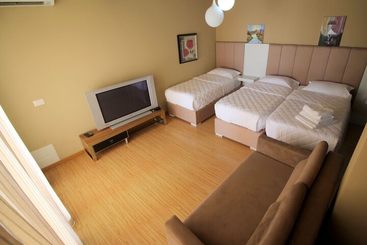 Room 11 of 47
