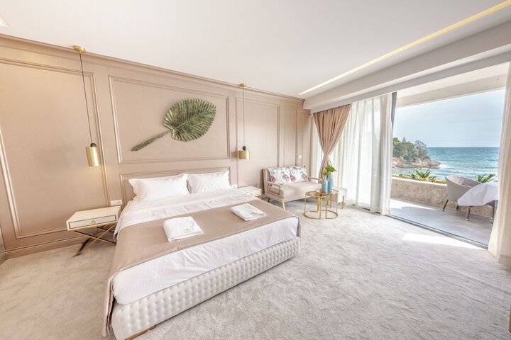Room 6 of 26