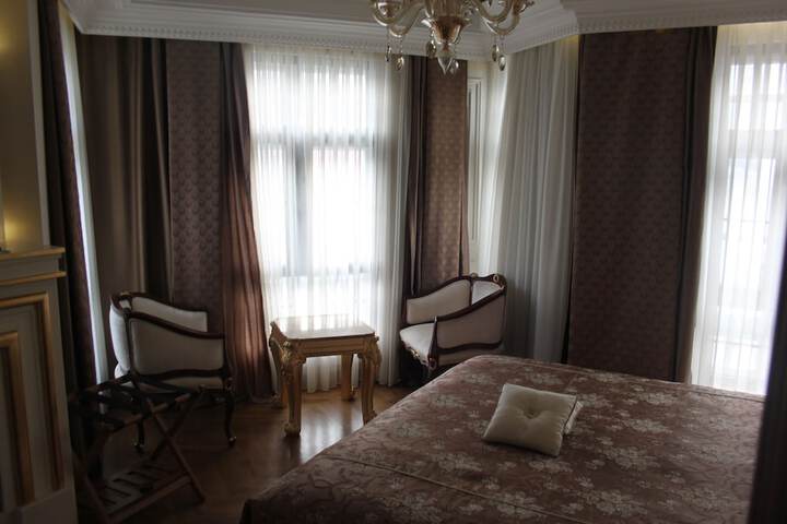 Room 17 of 94