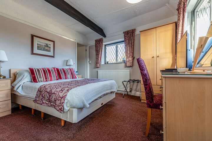 Room 17 of 27