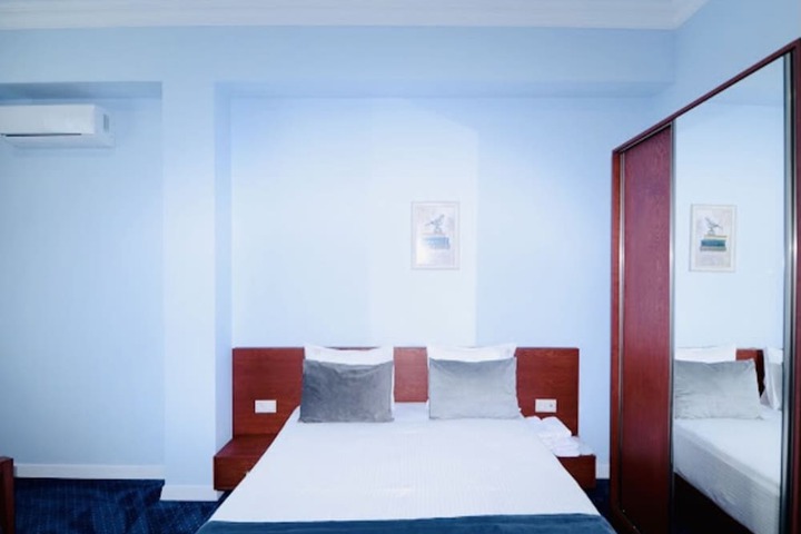 Room 5 of 22