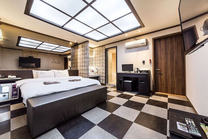 Room 40 of 121