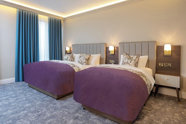 Room 40 of 65