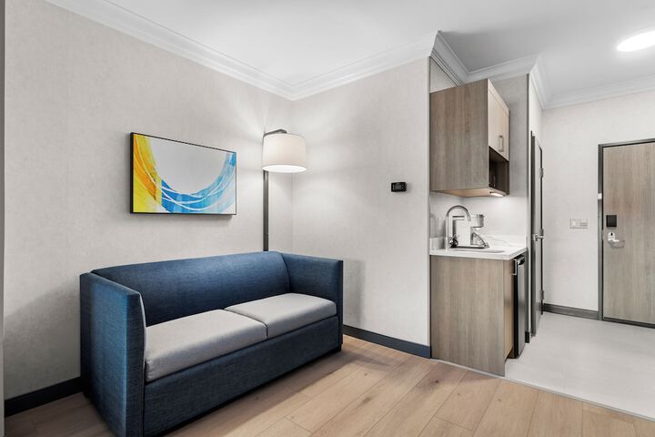 Room 40 of 85