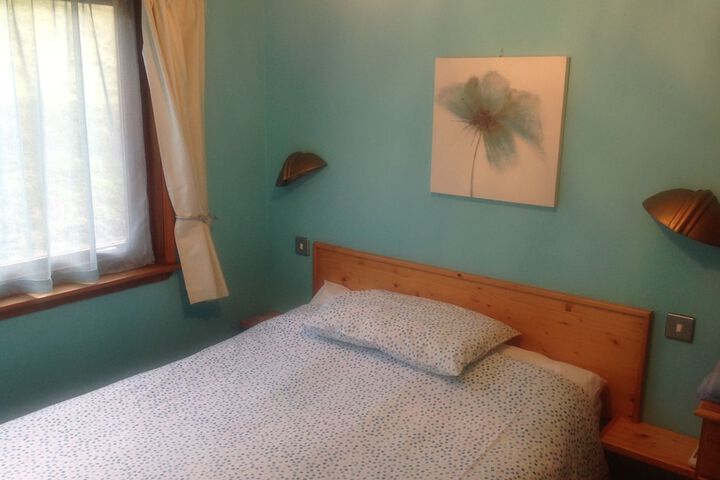 Room 2 of 73