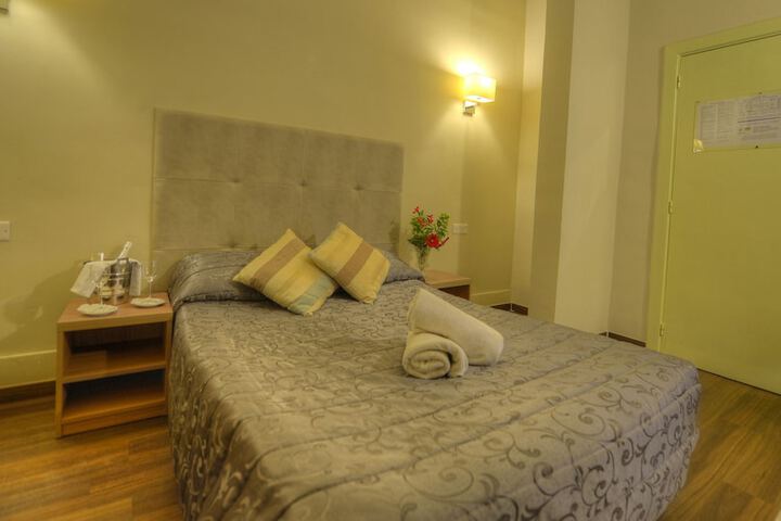 Room 4 of 41