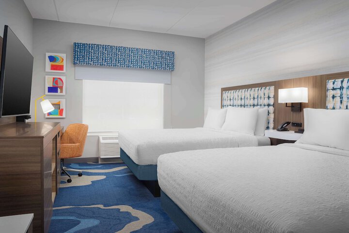 Hampton Inn &  Suites Naples South in Naples, FL