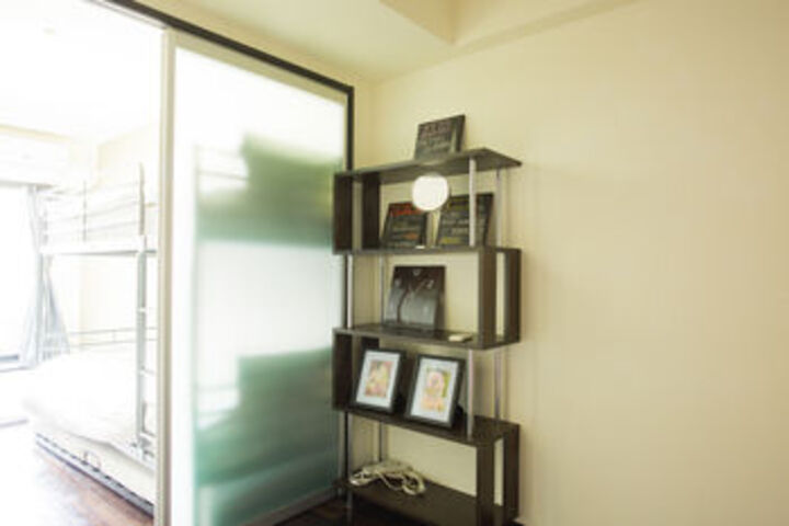 Room 5 of 10