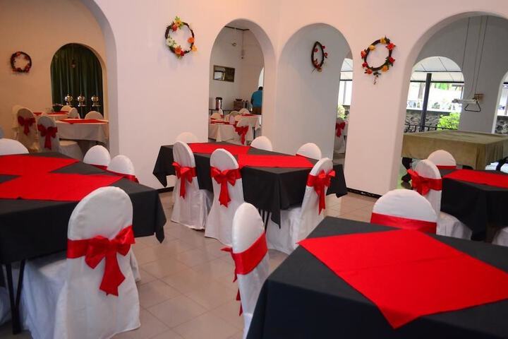 Dining Photos