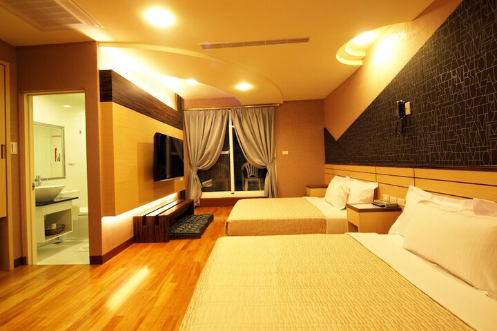 Room 4 of 11