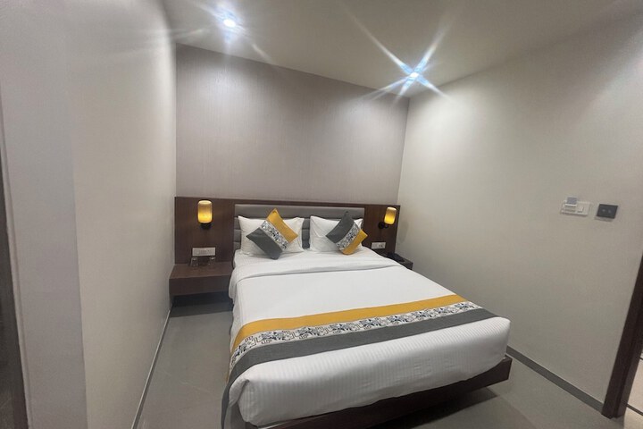 Room 8 of 40