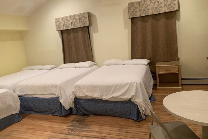 Room 45 of 204