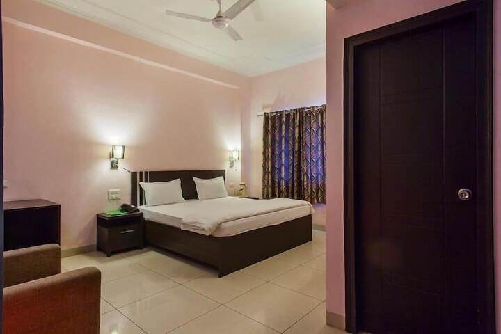 Room 8 of 22