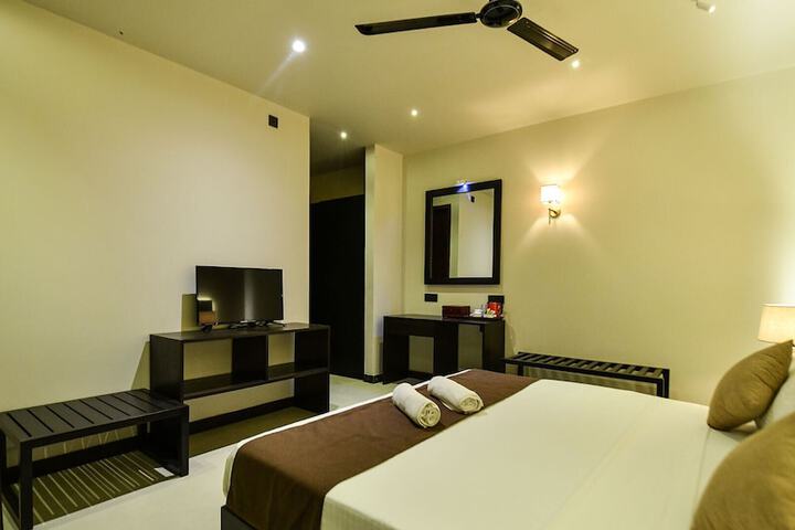 Room 25 of 171