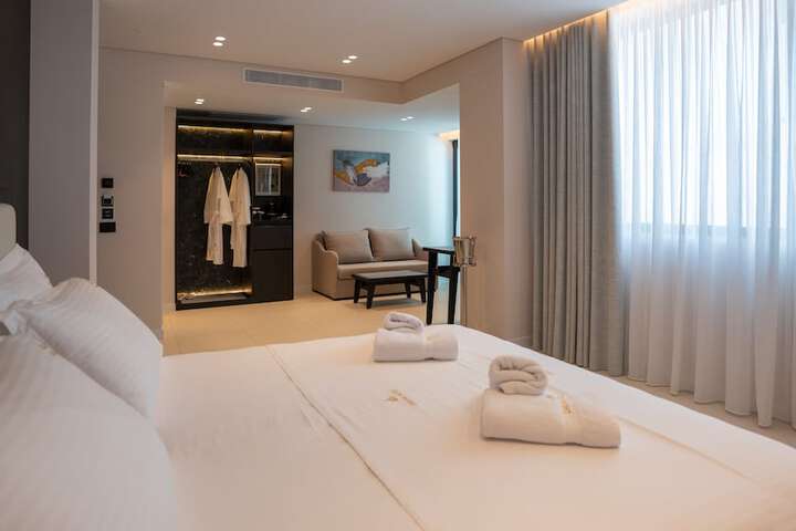 Room 89 of 142