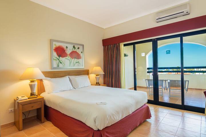 Room 10 of 47