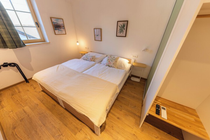 Room 9 of 24
