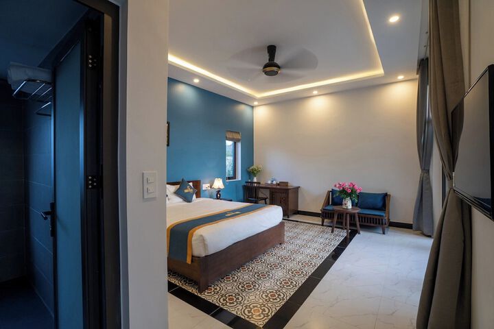 Room 3 of 68