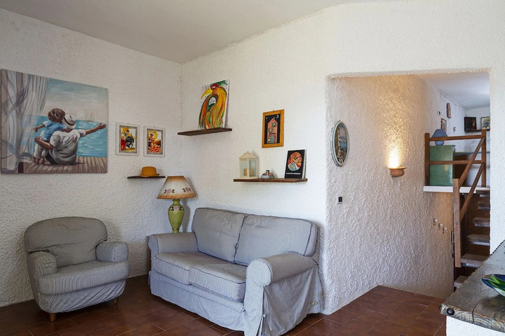 Room 13 of 18