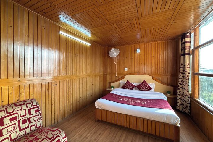 Room 13 of 30