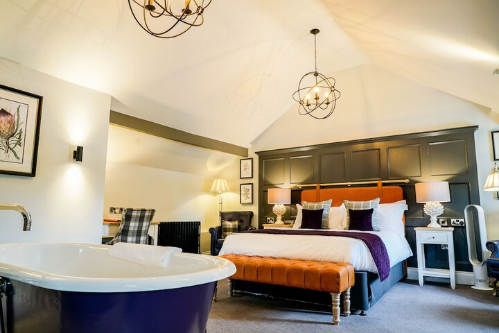 Room 13 of 43