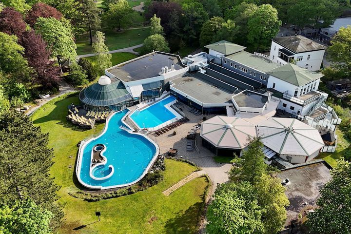 Pool Hotel